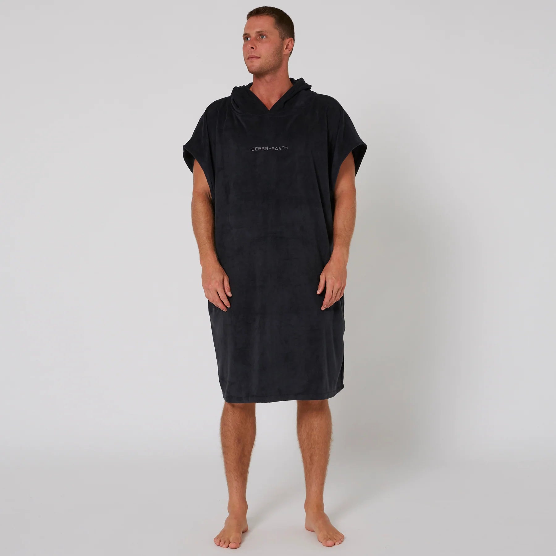 OCEAN & EARTH MENS SURF ESSENTIAL HOODED PONCHO – DULL BLACK
