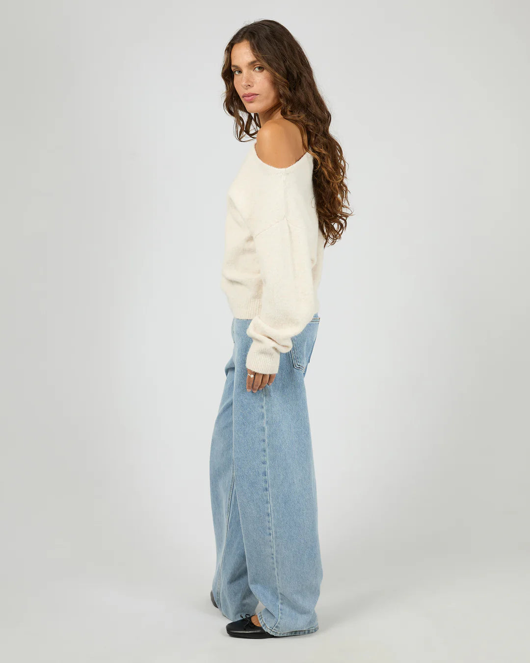 SILENT THEORY OFF SHOULDER KNIT JUMPER – OAT