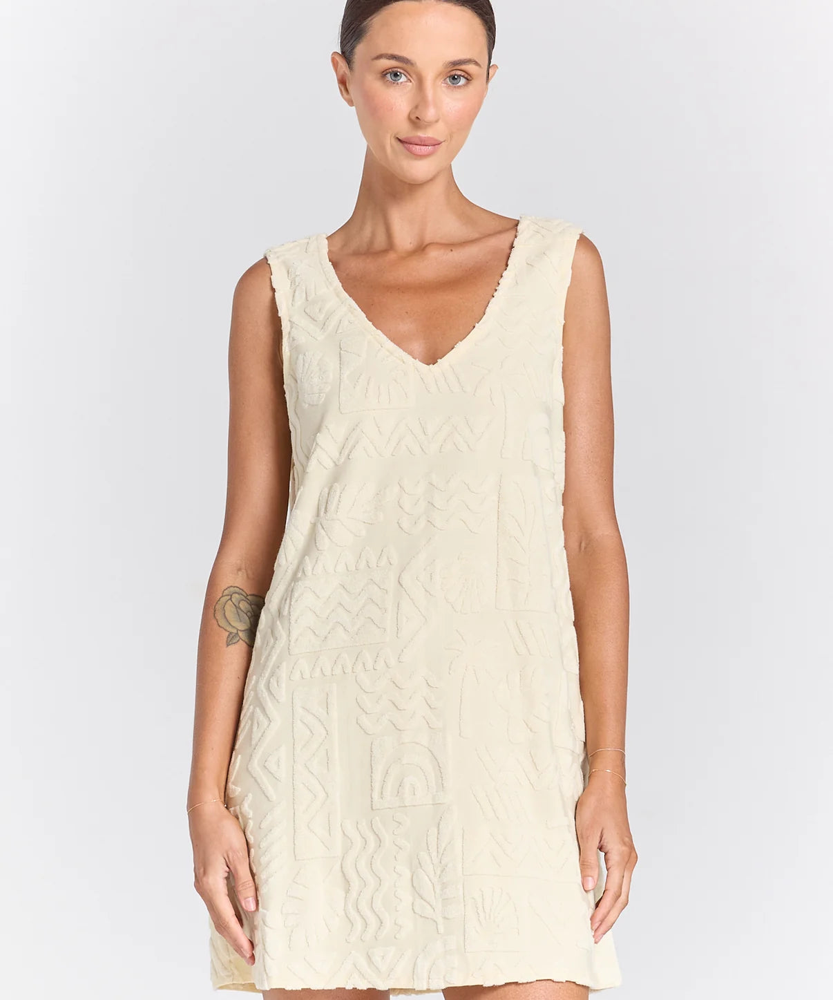 poolside-paradiso-mai-tai-v-tunic-towelling-dress-pearl1.webp