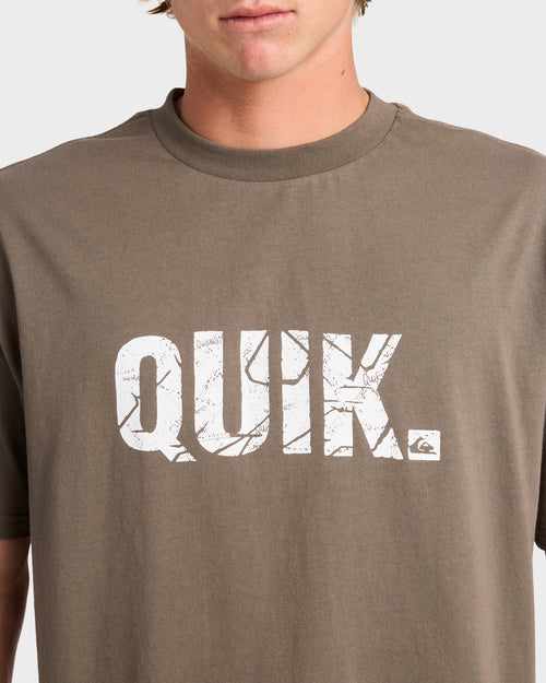 QUIKSILVER BASEMENT T-SHIRT – MENS SURF GRAPHIC SHORT SLEEVE TEE IN MAJOR BROWN