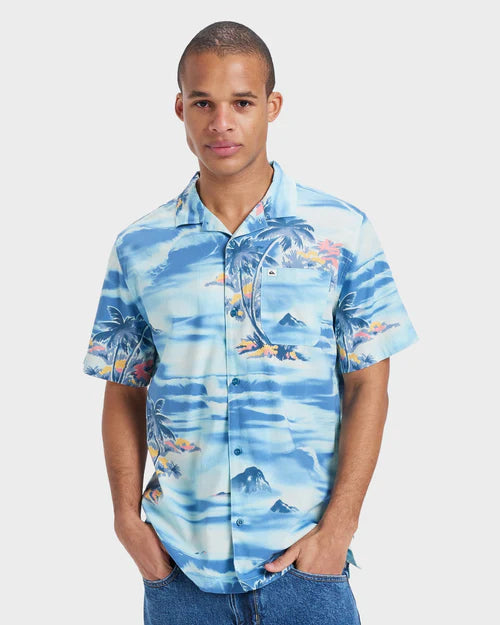 QUIKSILVER BEACH CLUB SHORT SLEEVE SHIRT – MENS TROPICAL BUTTON-UP HORIZON BLUE