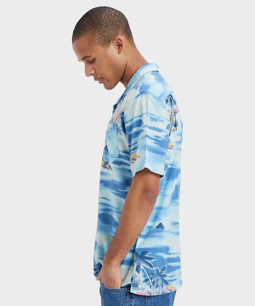 quiksilver-beach-club-short-sleeve-shirt-horizon-blue-bodhi-surf1.webp