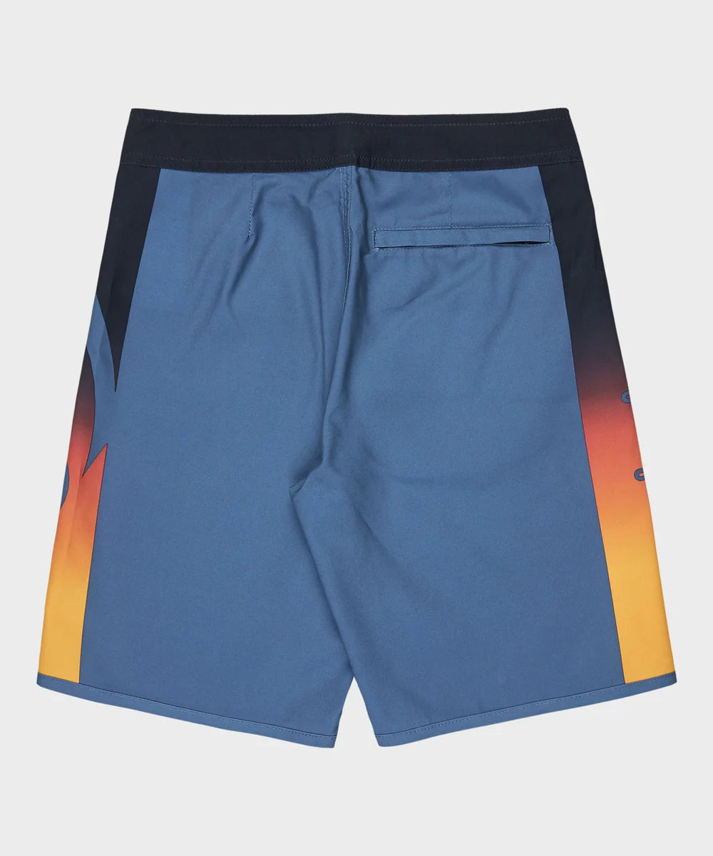 quiksilver-boys-everyday-17-boardshorts-coronet-blue-bodhi-surf2.webp