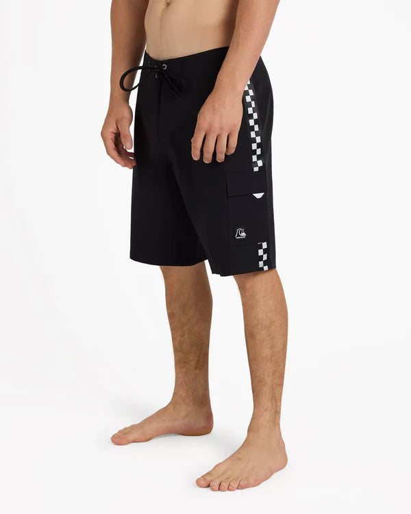 QUIKSILVER MENS ARCH CARGO 20" BOARDSHORTS – BLACK