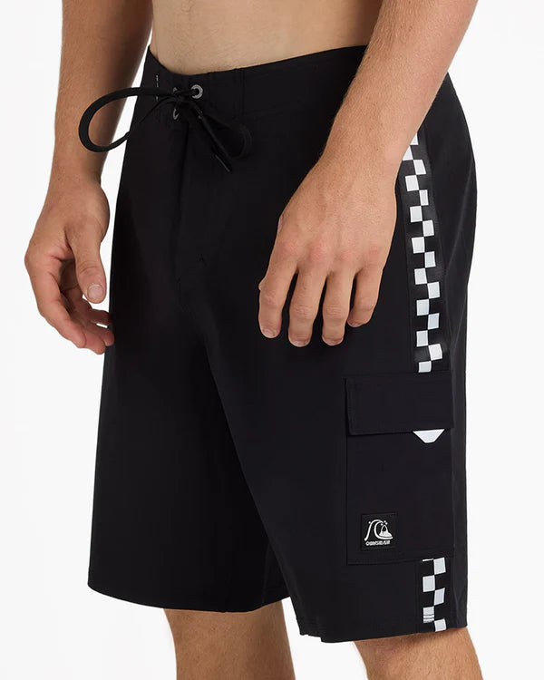 QUIKSILVER MENS ARCH CARGO 20" BOARDSHORTS – BLACK