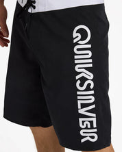 QUIKSILVER MENS EVERYDAY OMNI LOGO 17" BOARDSHORTS – BLACK