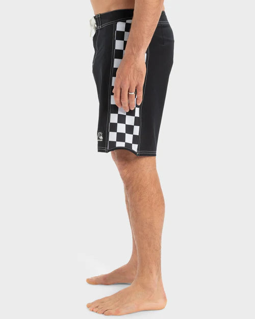 QUIKSILVER ORIGINAL ARCH 18" BOARDSHORTS – MENS PERFORMANCE SURF SHORTS IN BLACK