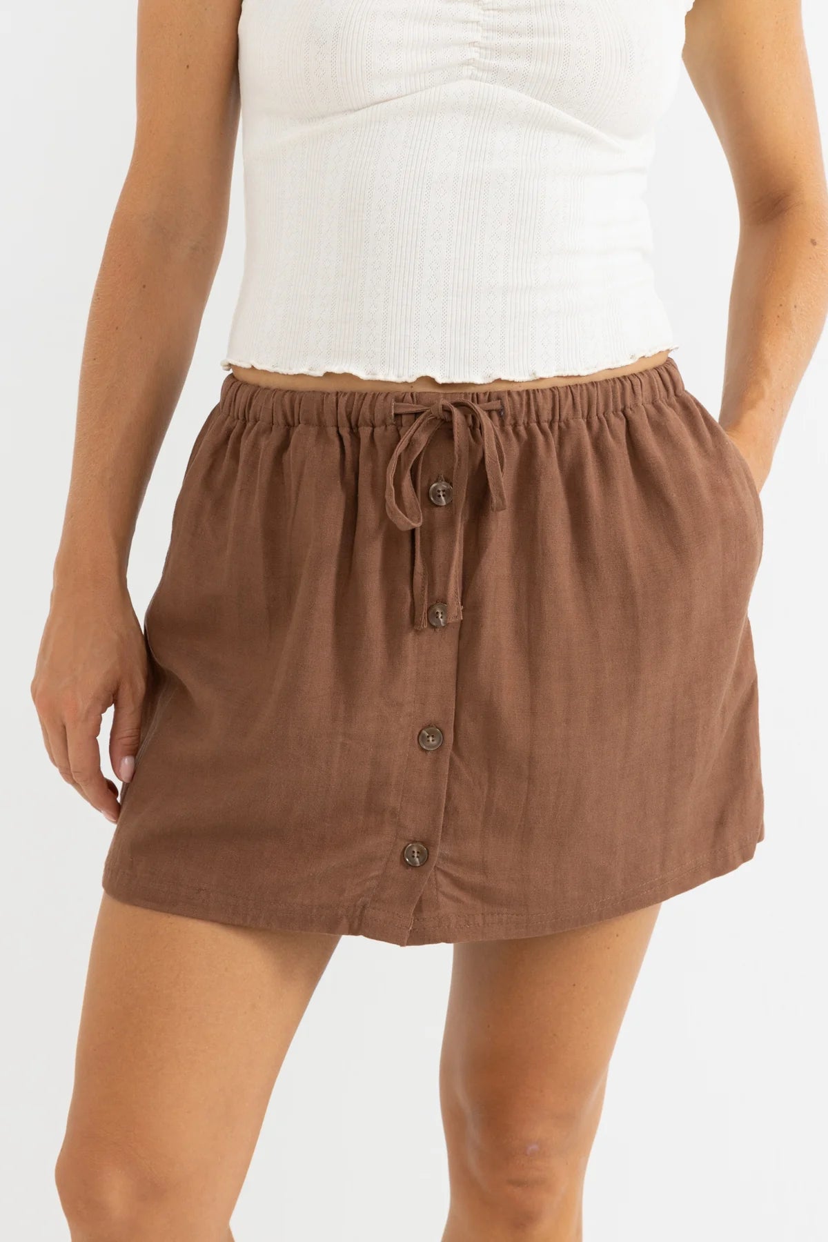 RHYTHM BEACH SIDE SKORT – MID-HIGH RISE RELAXED FIT SKORT WITH INTERNAL SHORTS – CHOCOLATE