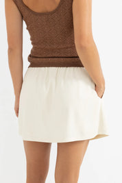 RHYTHM BEACH SIDE SKORT – MID-HIGH RISE RELAXED FIT BUTTONED SUMMER SKORT – CREAM