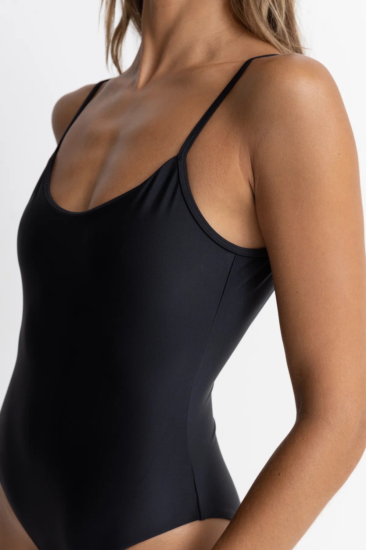 RHYTHM CLASSIC MINIMAL ONE PIECE – BLACK