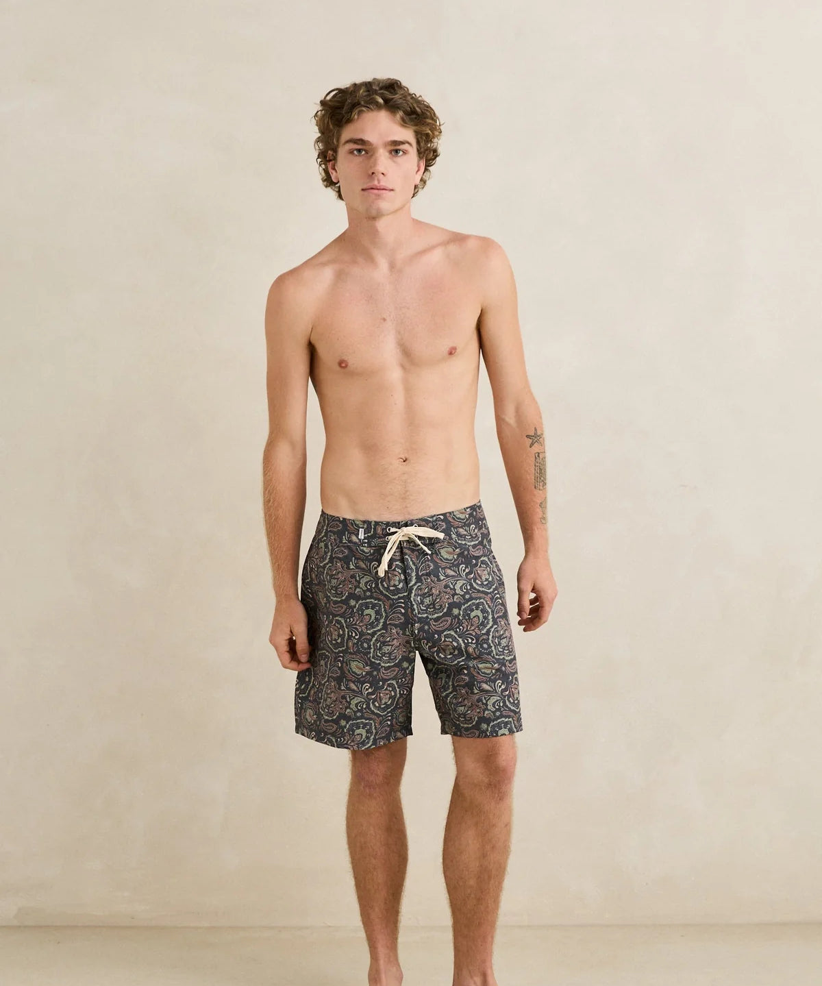 rhythm-costa-rica-trunk-black.webp