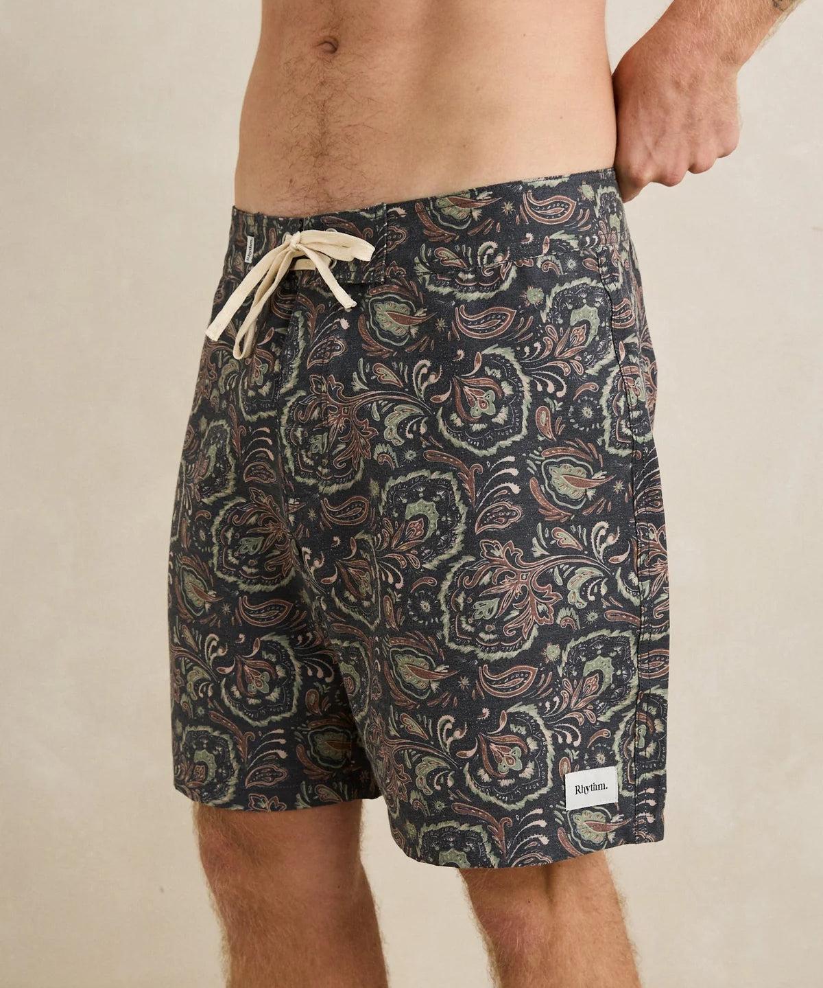 rhythm-costa-rica-trunk-black1.webp