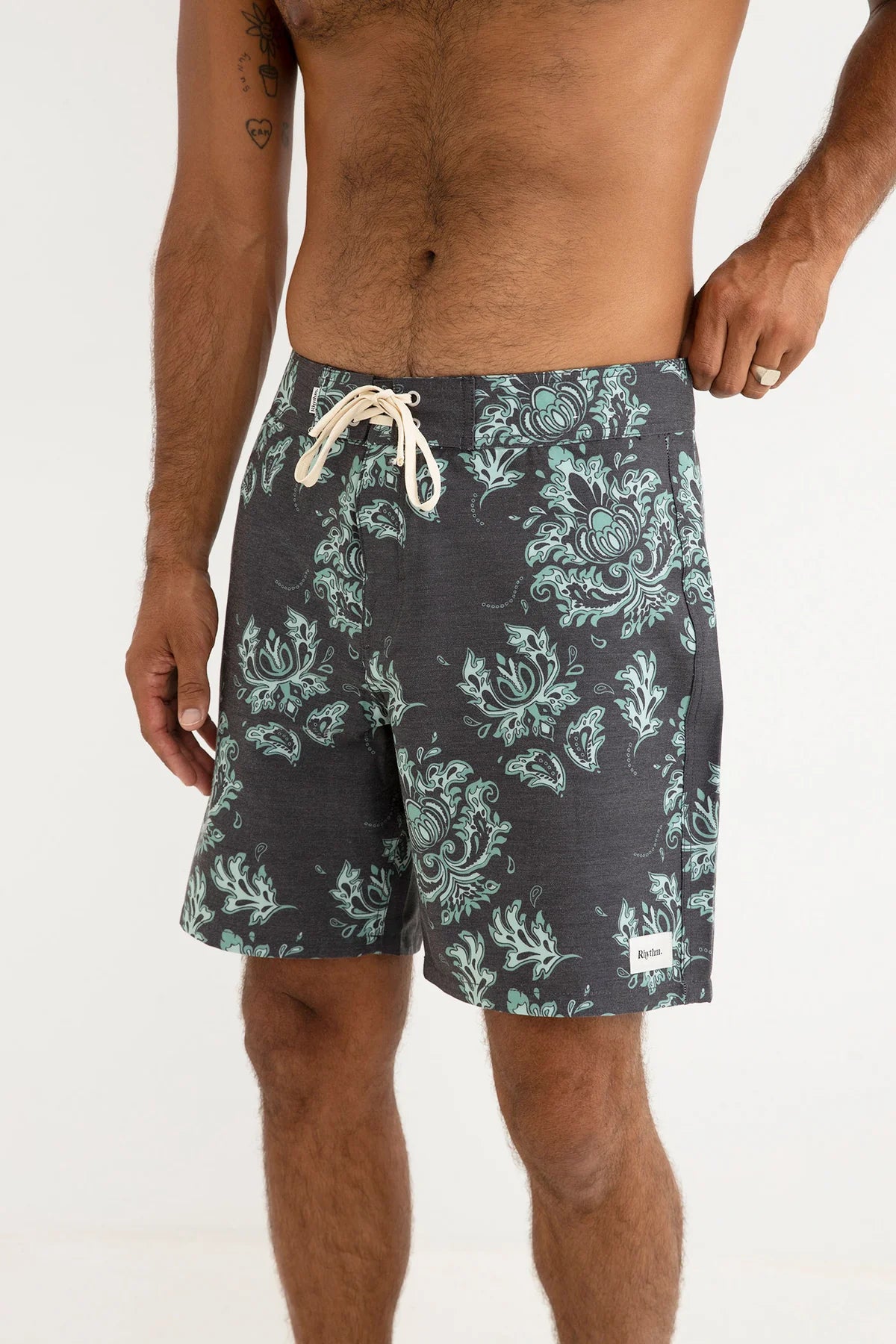 RHYTHM DEMASK TRUNK – CONTOURED FIT DOUBLE-NEEDLE PERFORMANCE BOARDSHORT – BLACK