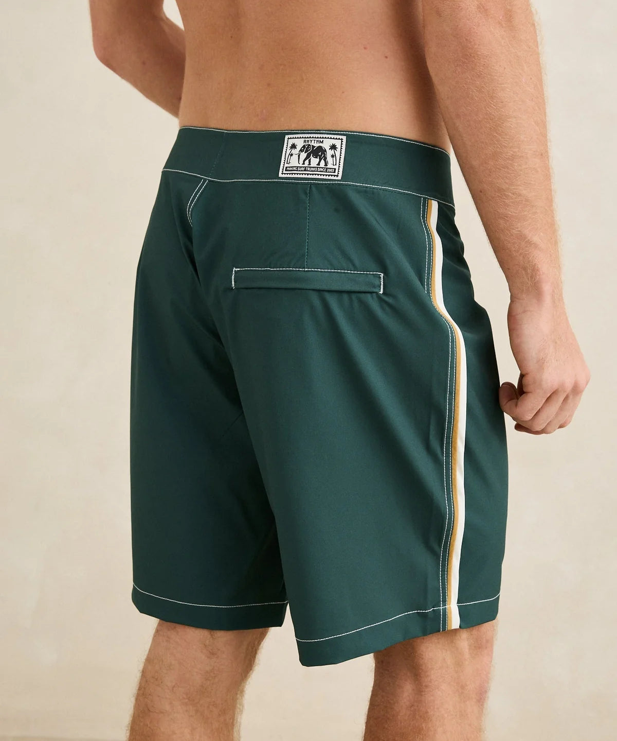 rhythm-essential-trunk-green5.webp
