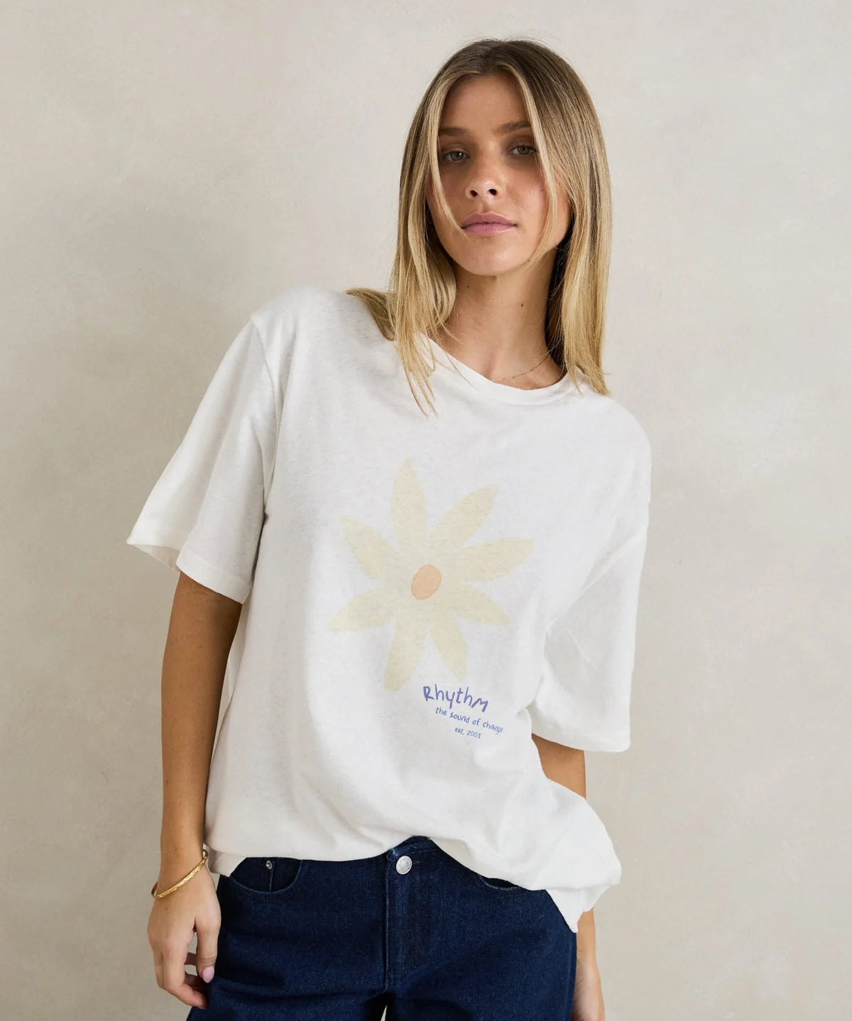 rhythm-goldie-oversized-t-shirt-white1_d18e0ec3-007f-437f-9d96-f5d6bd4ef0fa.webp