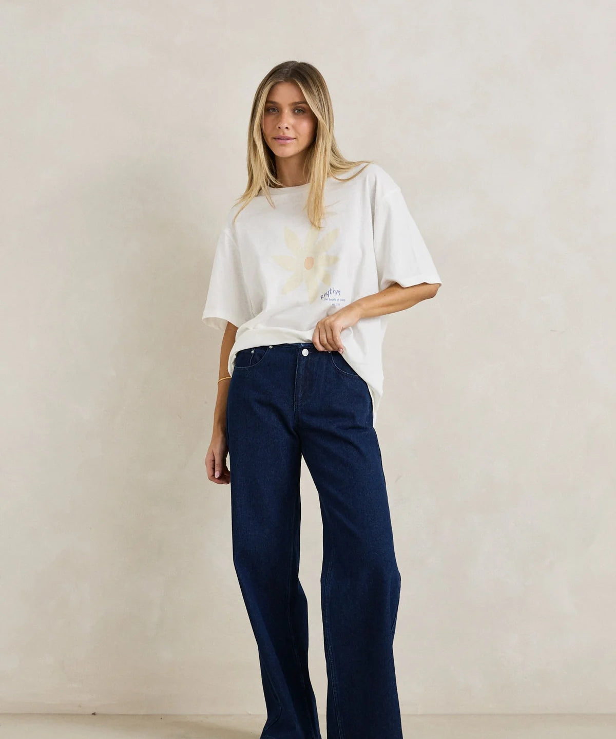 rhythm-goldie-oversized-t-shirt-white_c377d946-35b9-453e-974e-ba1161284f82.webp