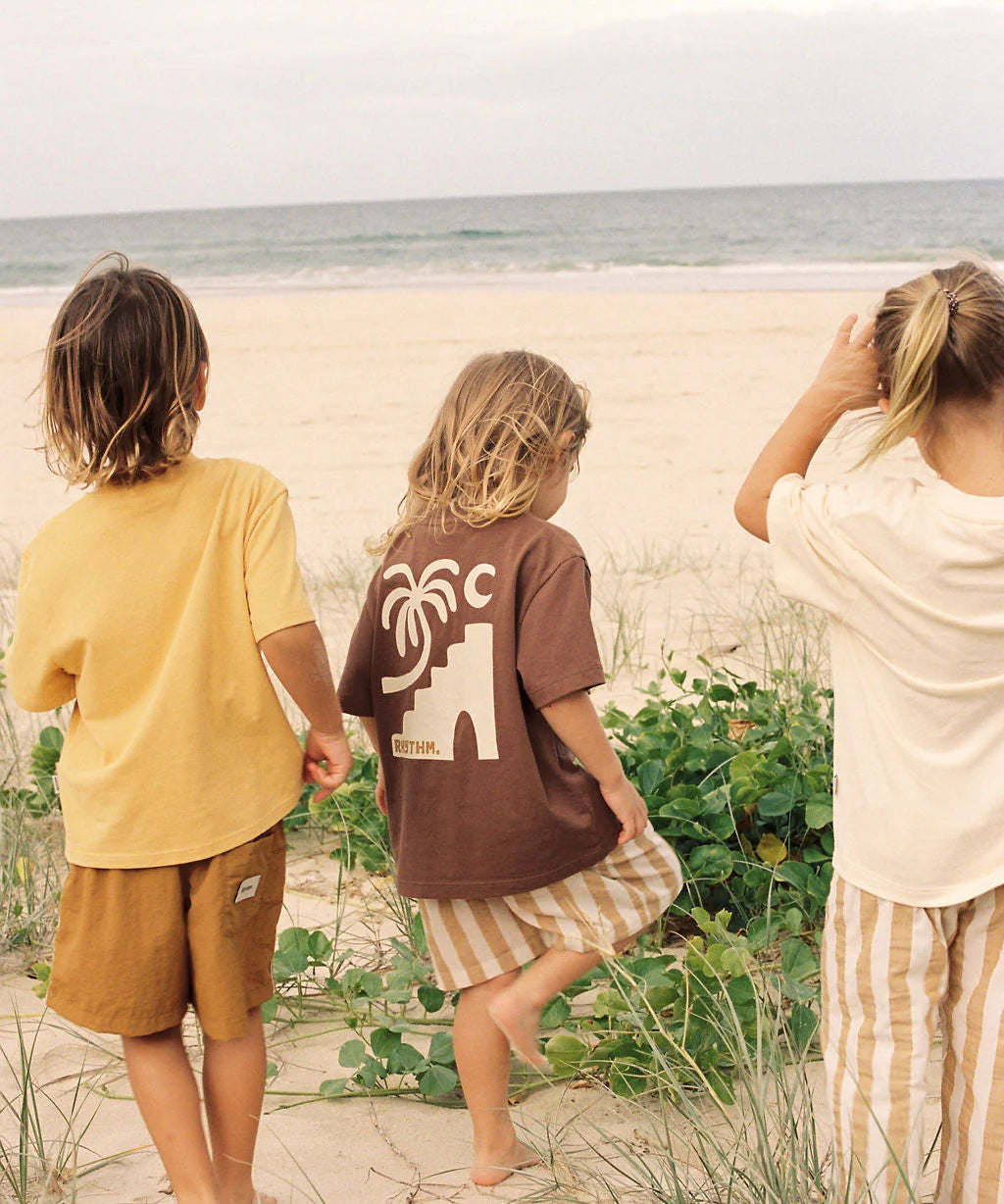 rhythm-kids-oasis-ss-t-shirt-earth-bodhi-surf1_f9ee710d-ac78-4ea2-b25a-75c253598fda.webp