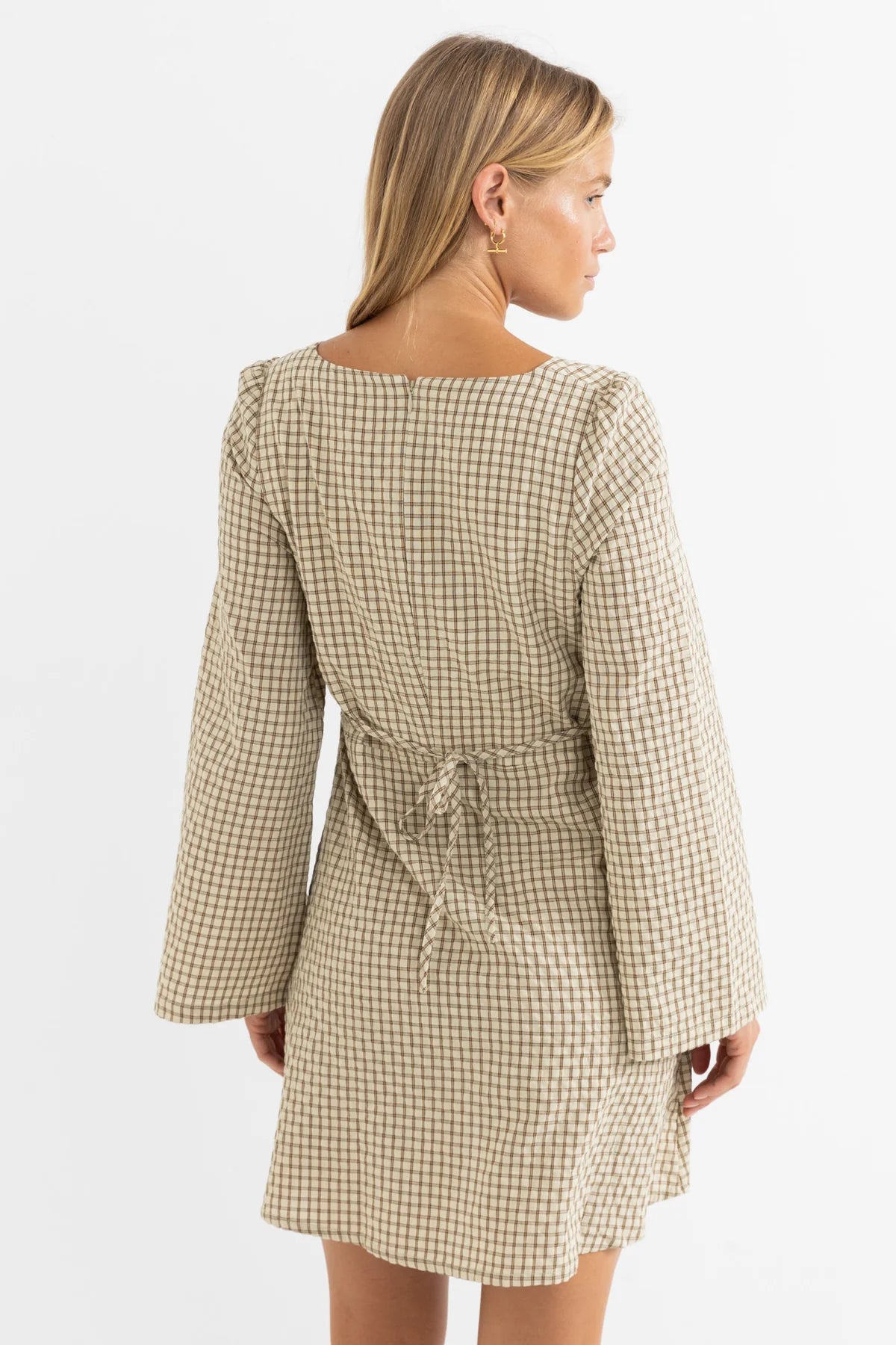 RHYTHM LUCA LONG SLEEVE CHECK MINI DRESS – FITTED BODICE RELAXED SKIRT – NATURAL