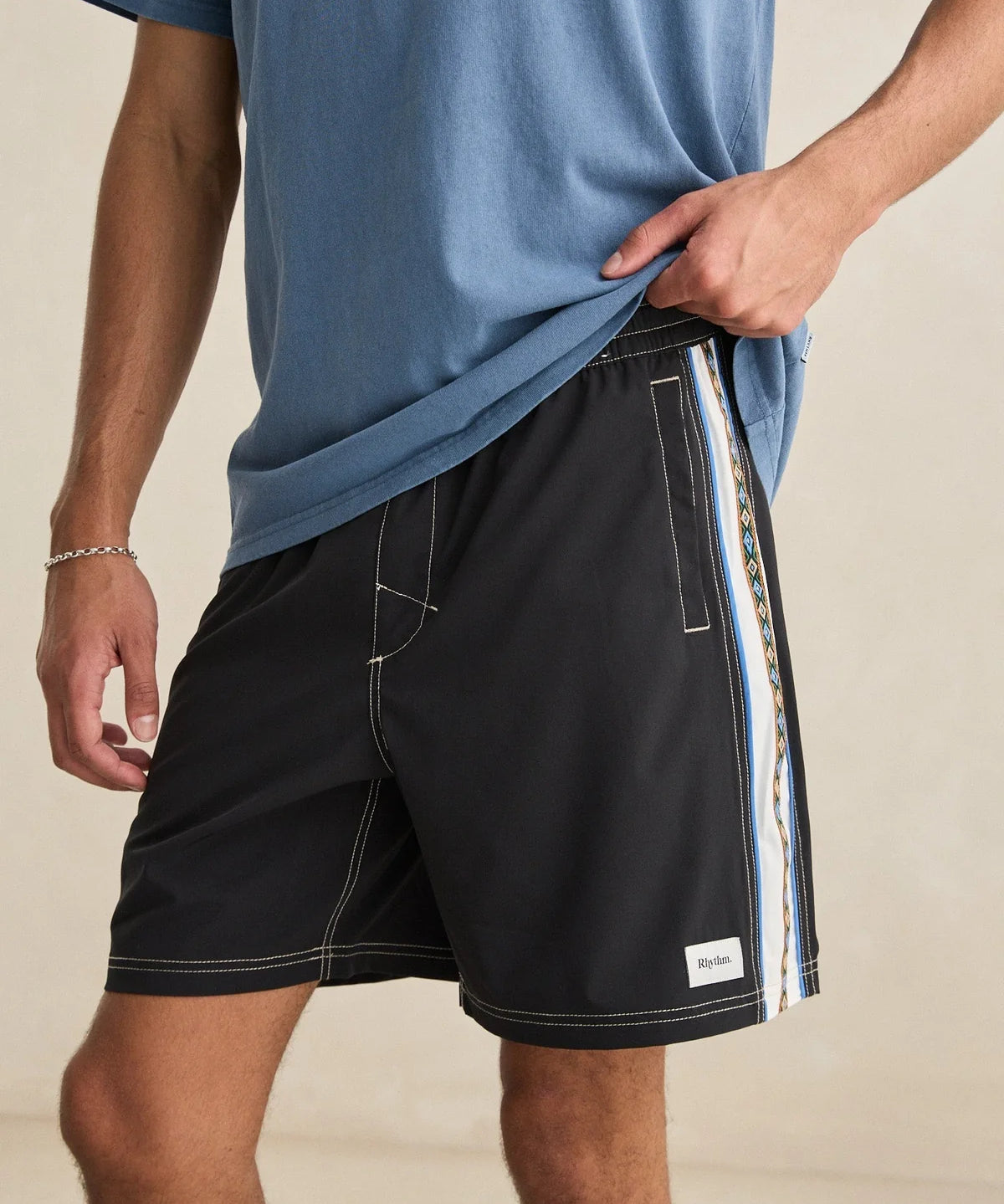 rhythm-panel-stripe-beach-short-black1.webp