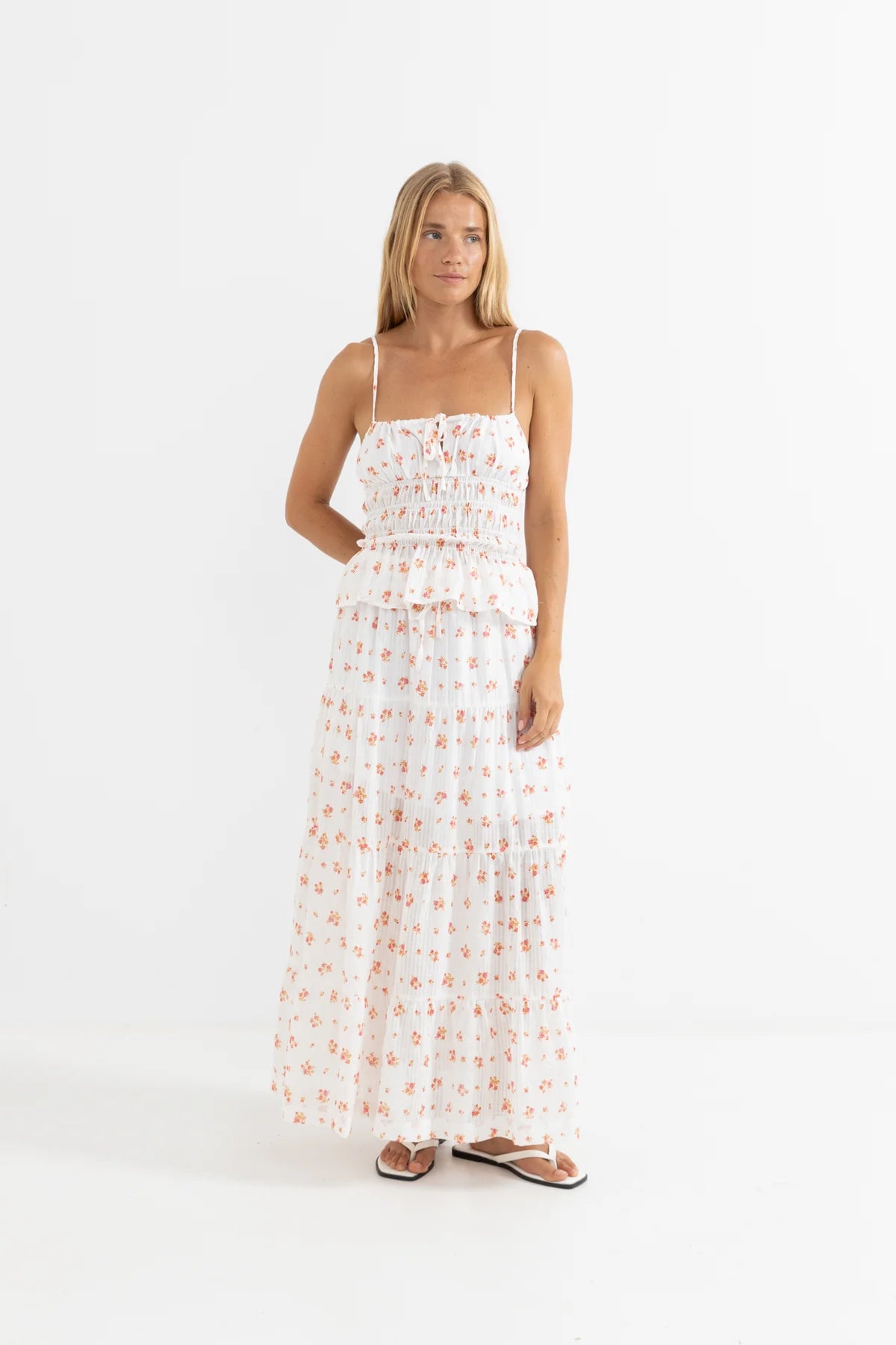 RHYTHM ROSIE FLORAL TIE FRONT TOP – SLIM-FIT SHIRRED ADJUSTABLE CROP TOP – WHITE