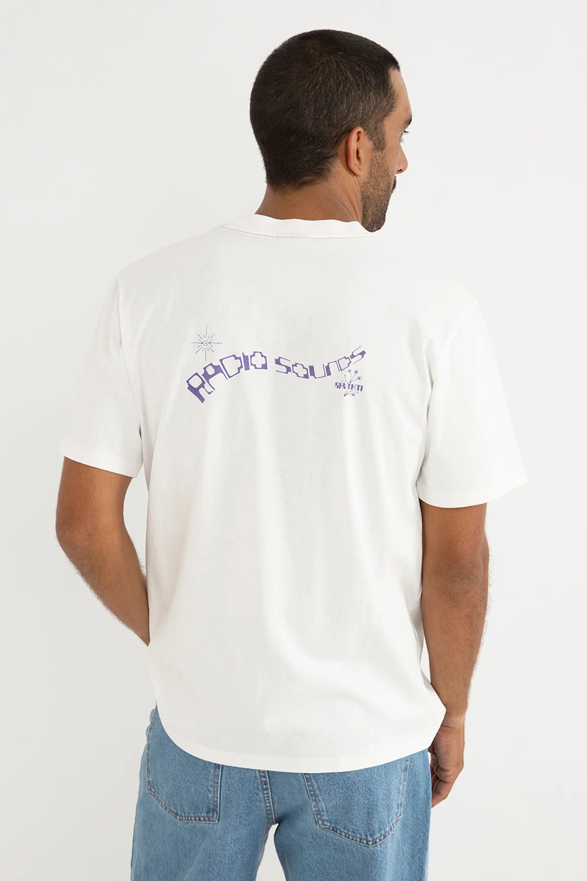 RHYTHM SOUND STREAM VINTAGE SS T-SHIRT – RELAXED SUN-FADED GRAPHIC TEE – WHITE