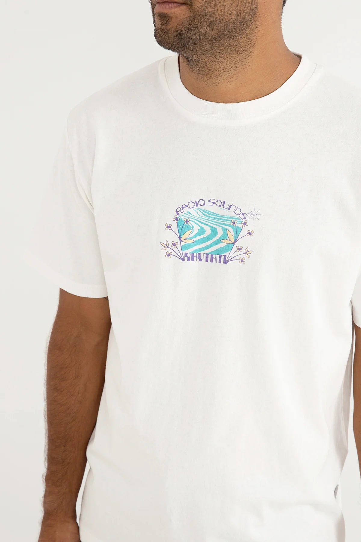 RHYTHM SOUND STREAM VINTAGE SS T-SHIRT – RELAXED SUN-FADED GRAPHIC TEE – WHITE