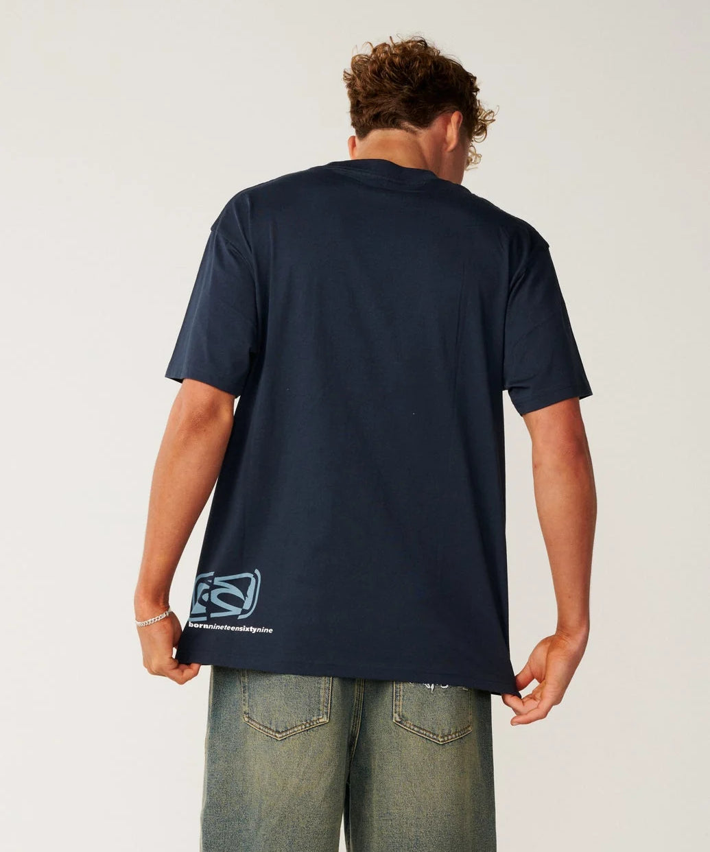rip-curl-archive-mashup-loose-tee-dark-navy1.webp