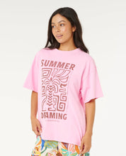 RIP CURL DREAMING HERITAGE TEE – RELAXED EVERYDAY WOMENS SURF T-SHIRT IN PASTEL PINK