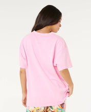 RIP CURL DREAMING HERITAGE TEE – RELAXED EVERYDAY WOMENS SURF T-SHIRT IN PASTEL PINK