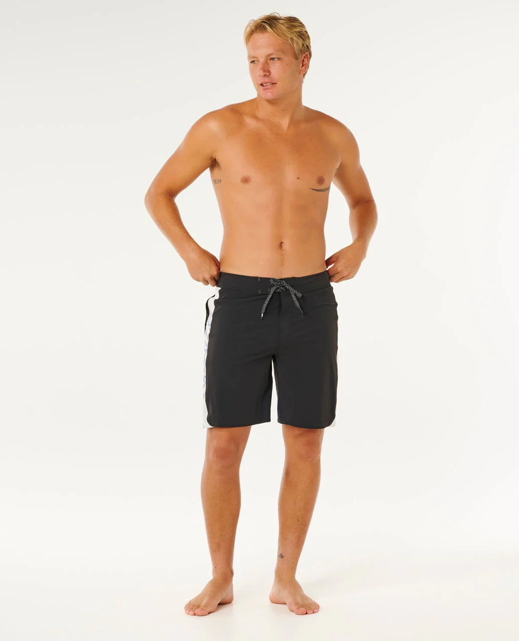 RIP CURL MIRAGE 3-2-ONE ULTIMATE 19 INCH BOARDSHORT MENS SURF SHORT BLACK WHITE MULTI