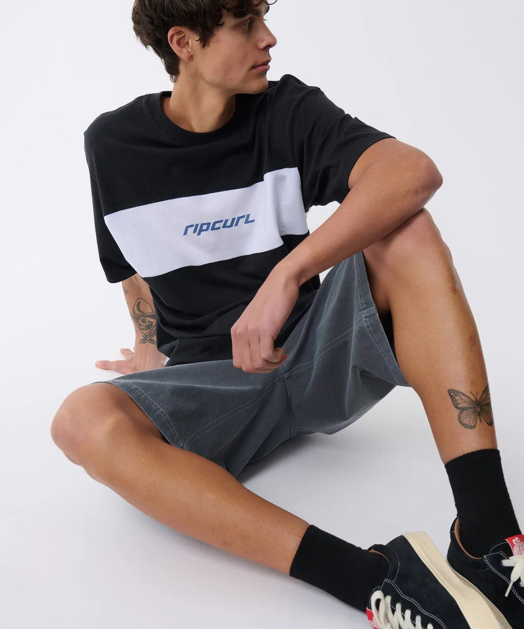 rip-curl-undertow-loose-tee-black-white.webp