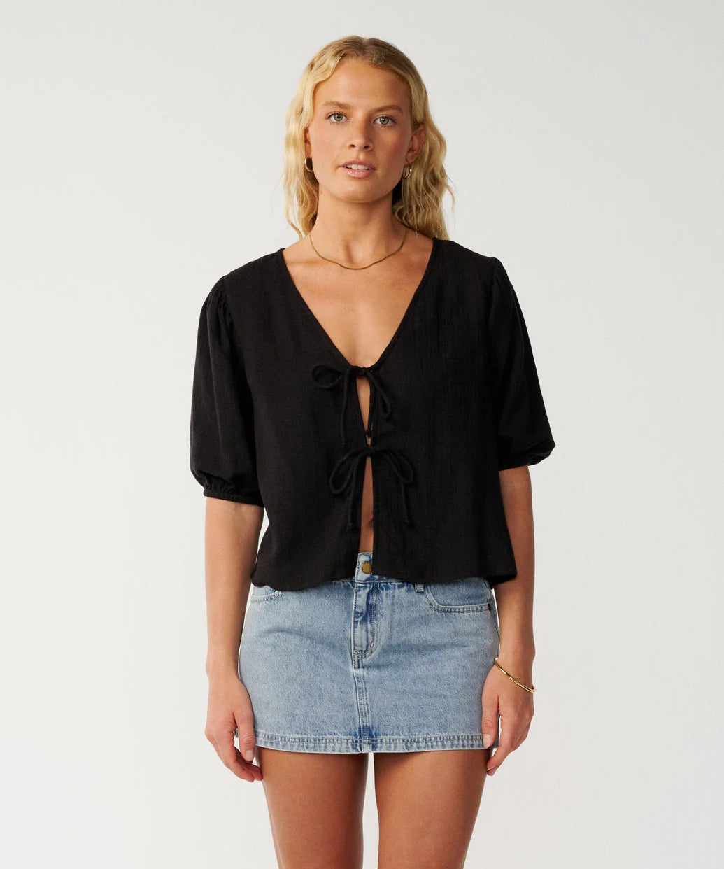 rip-curl-vibe-surf-tie-front-top-black.webp