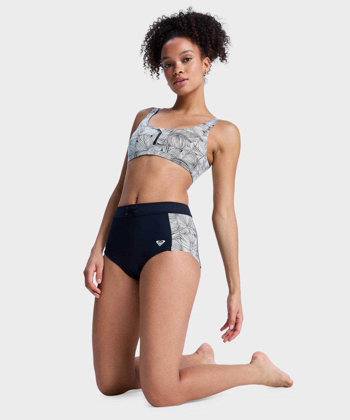 roxy-pro-surf-mid-waist-classic-bikini-bottom-anthracite-popiscus5.webp