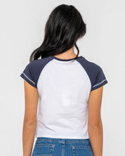 RUSTY ARCHIVED RAGLAN MINI TEE – WOMENS RETRO FITTED BABY TEE VINTAGE WHITE