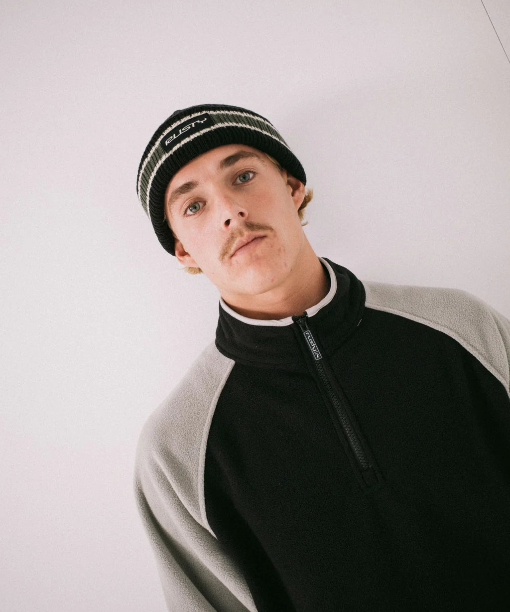 rusty-bones-reversible-beanie-black1.webp