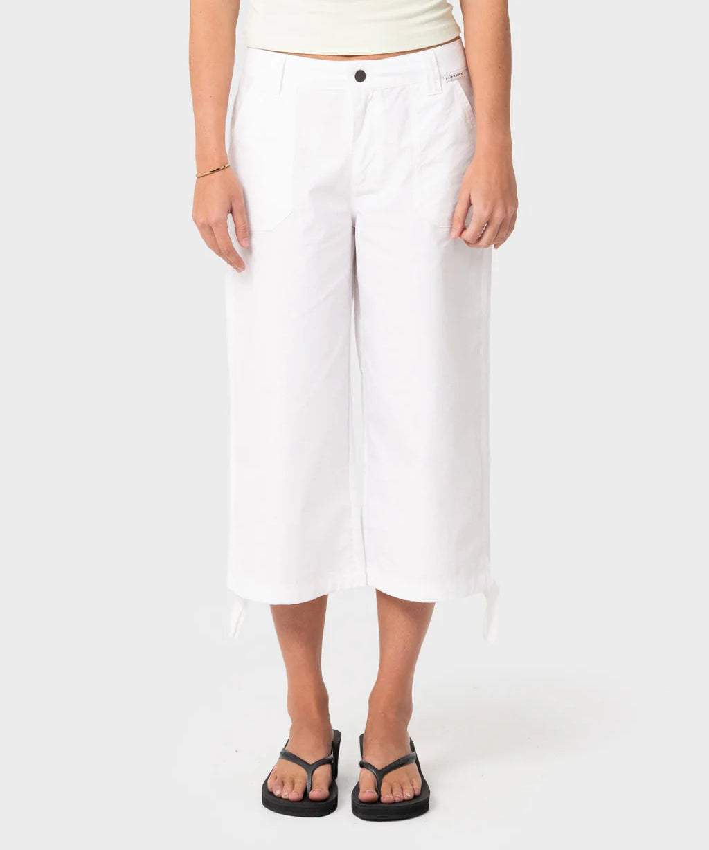 rusty-cameron-low-rise-relaxed-capri-pant-white1.webp