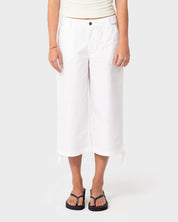 RUSTY CAMERON LOW RISE RELAXED CAPRI PANT – WHITE