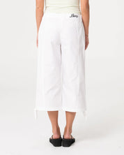 RUSTY CAMERON LOW RISE RELAXED CAPRI PANT – WHITE