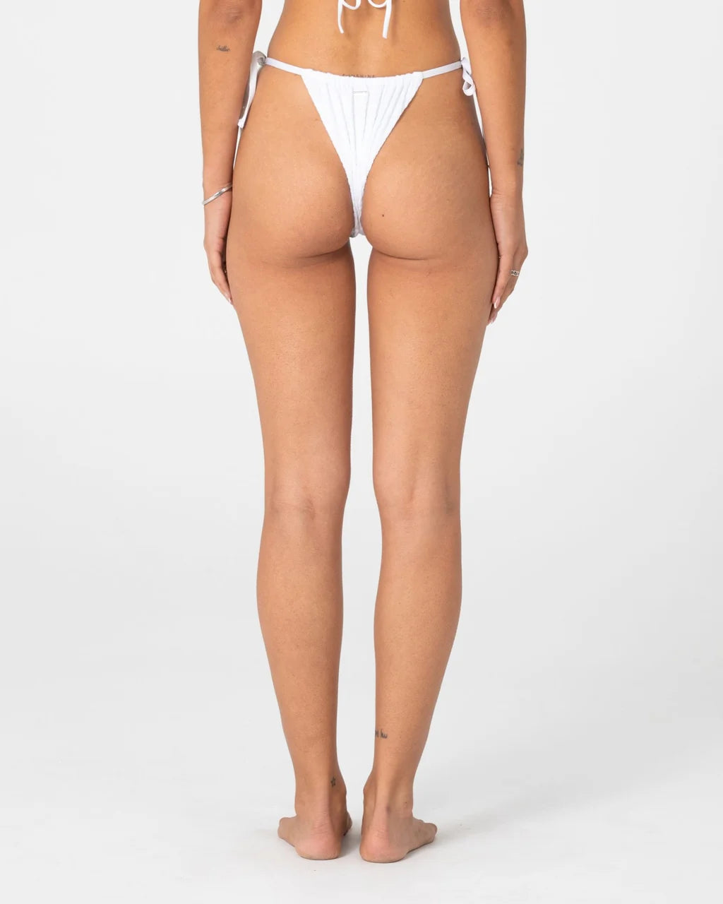 RUSTY CEDAR SIDE TIE CHEEKY BIKINI BOTTOM – WHITE
