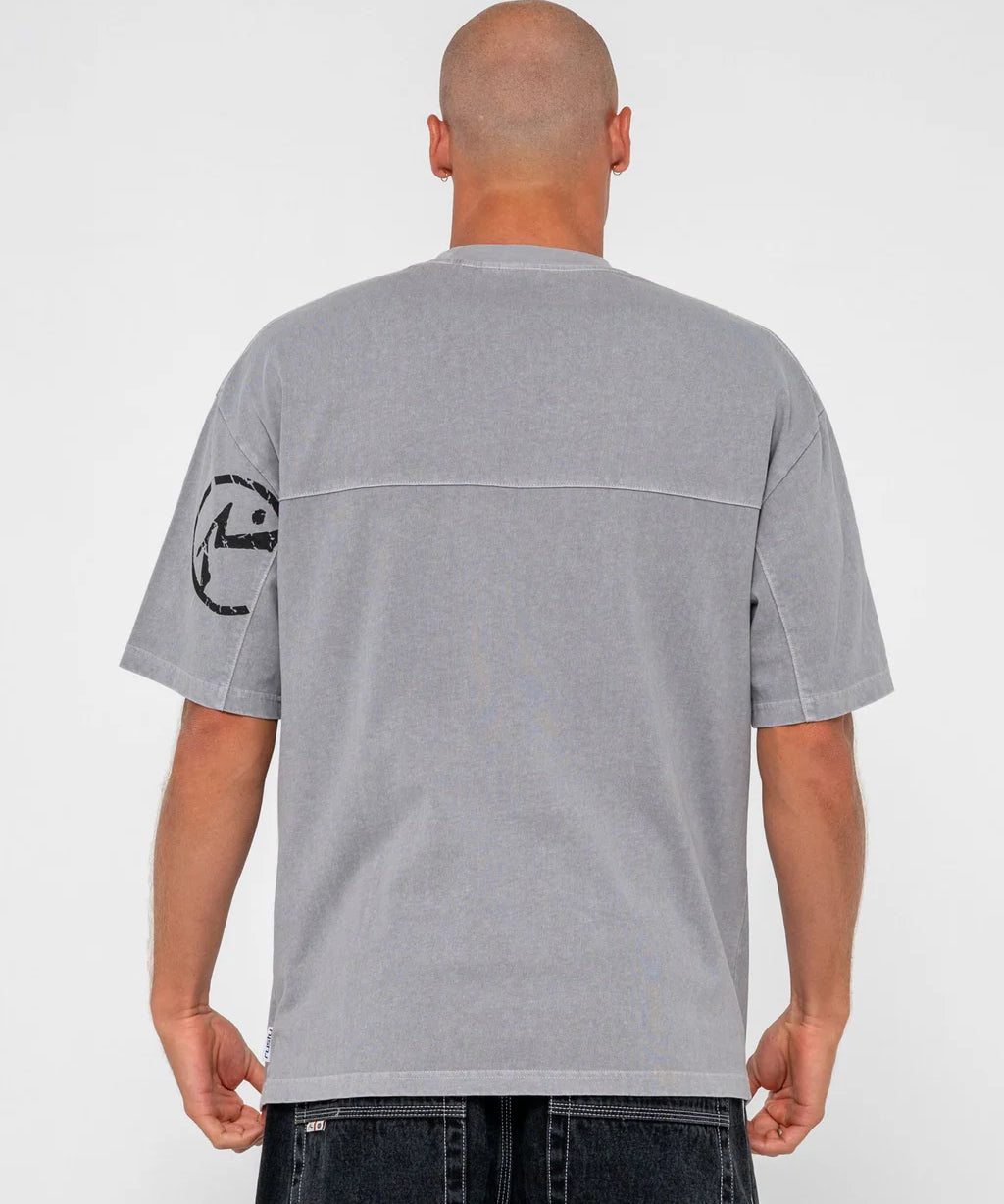 rusty-commander-graphic-tee-ultimate-grey-bodhi-surf-back.webp