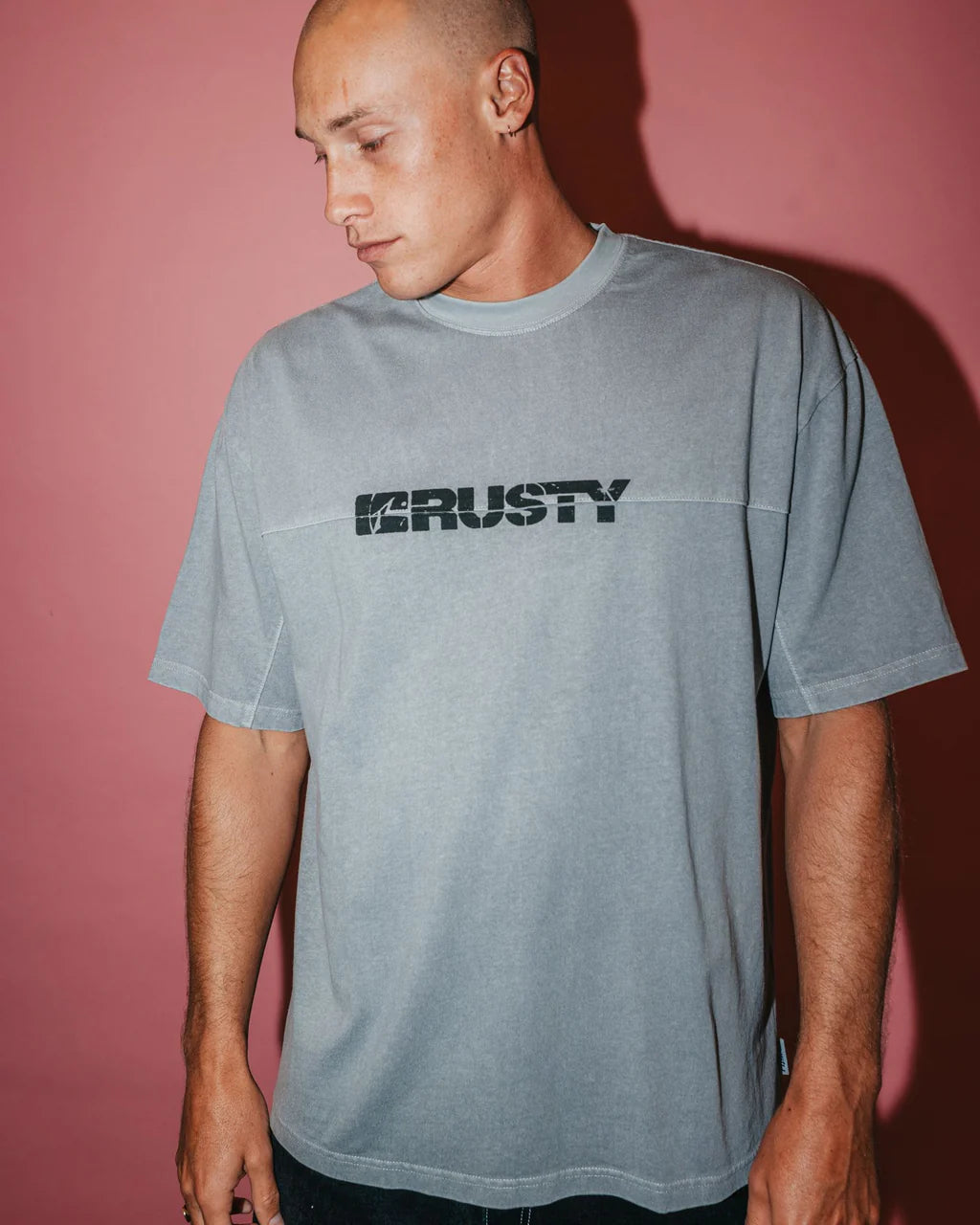 RUSTY COMMANDER GRAPHIC TEE – MENS COTTON SURF STREET LOGO T-SHIRT ULTIMATE GREY