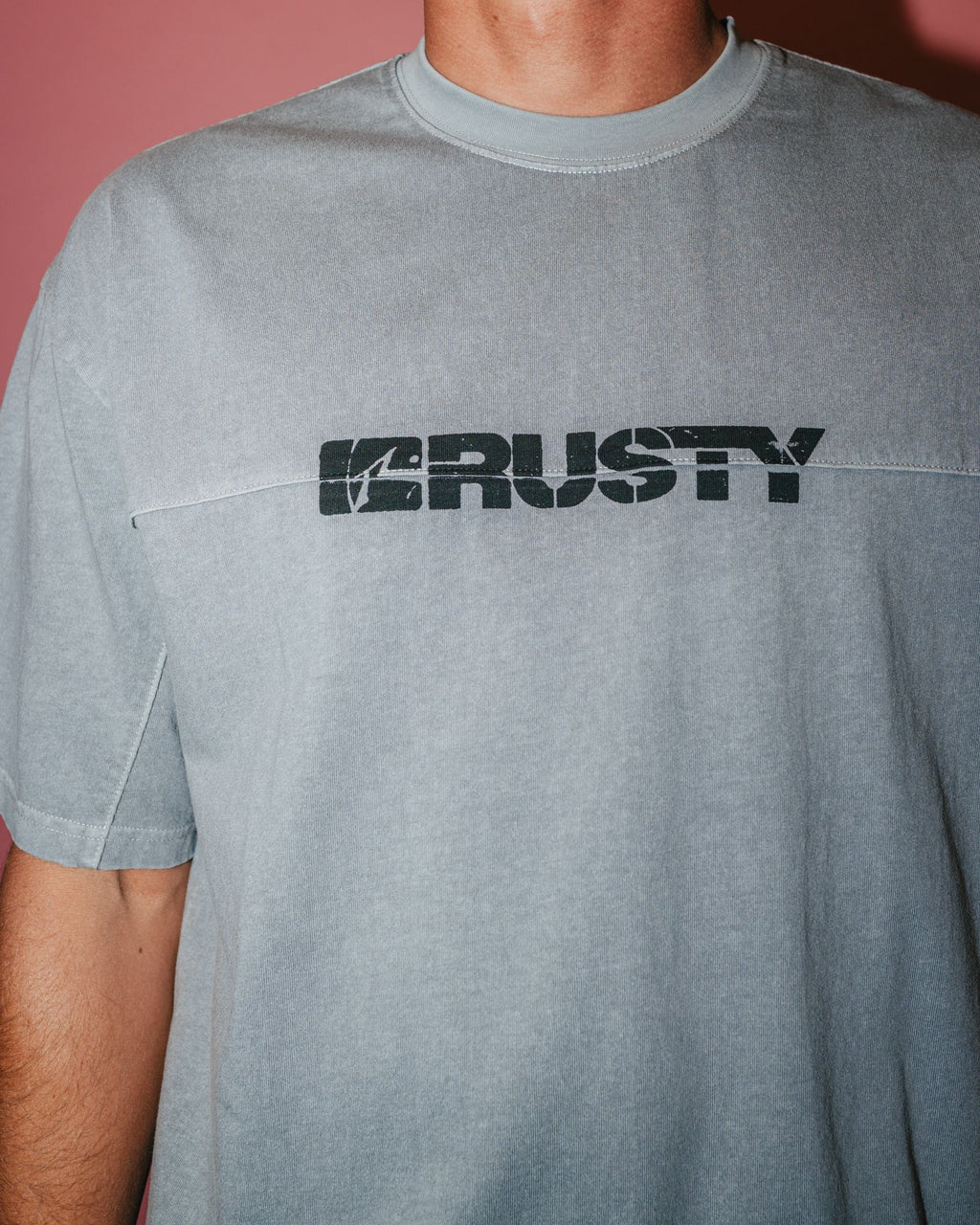 RUSTY COMMANDER GRAPHIC TEE – MENS COTTON SURF STREET LOGO T-SHIRT ULTIMATE GREY