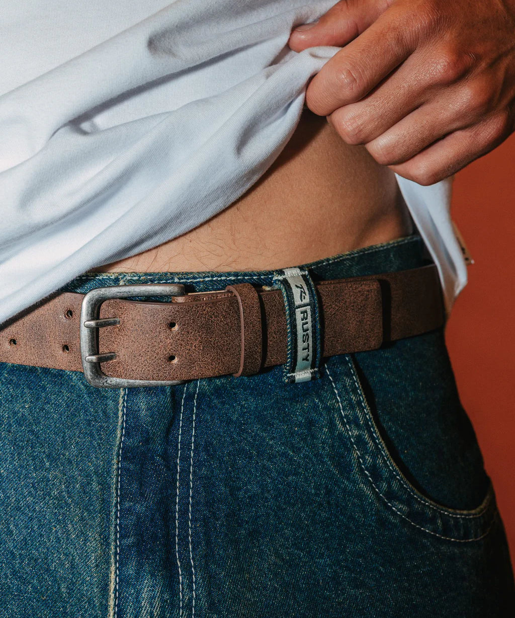 rusty-cutback-belt-dark-tan-on.webp