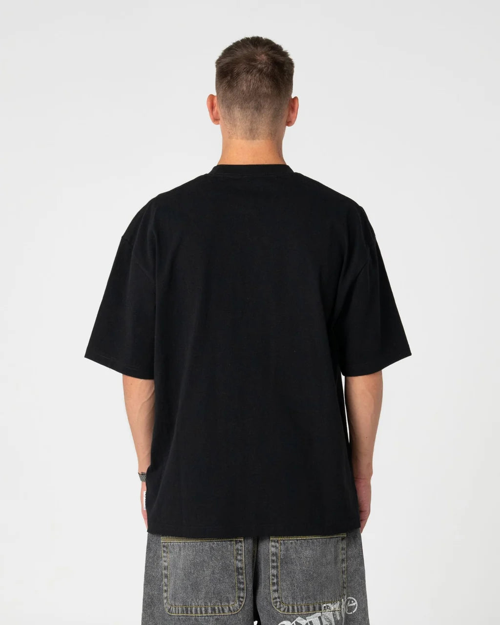 RUSTY DR. DOT GRAPHIC TEE – BLACK