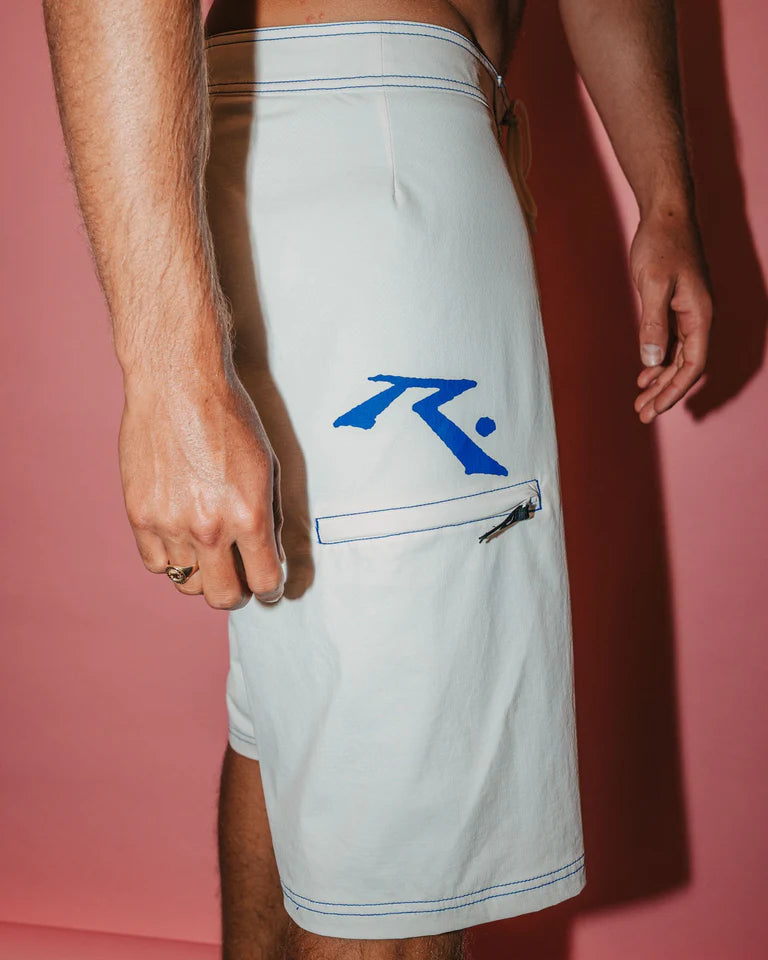 RUSTY FIXED COMPETITION REVOLUTION 23" BOARDSHORT – MENS PERFORMANCE SHORT WHITE