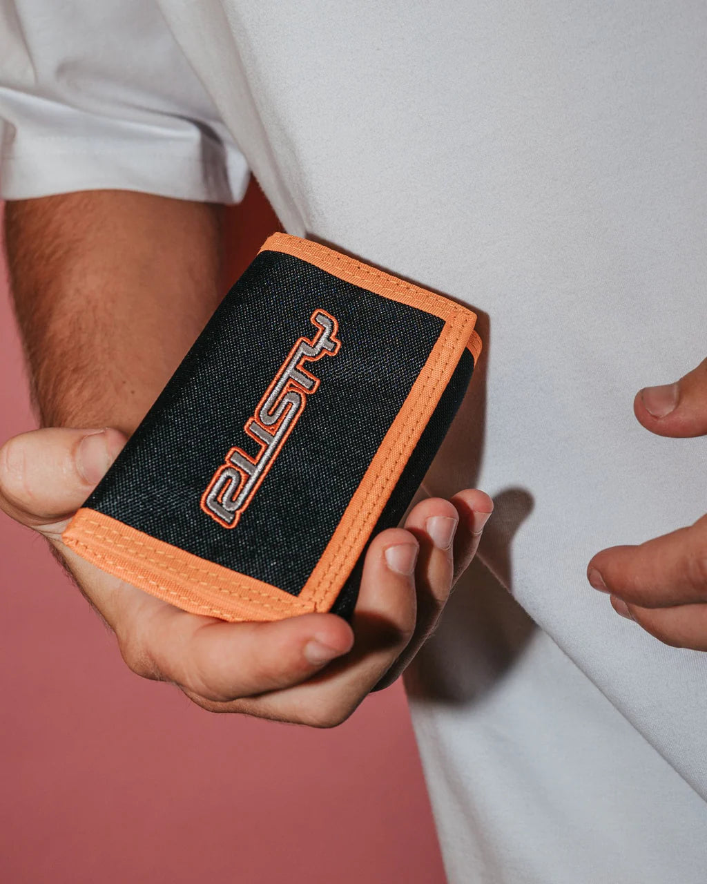 RUSTY FLIP DADDY TRI-FOLD WALLET – BLACK