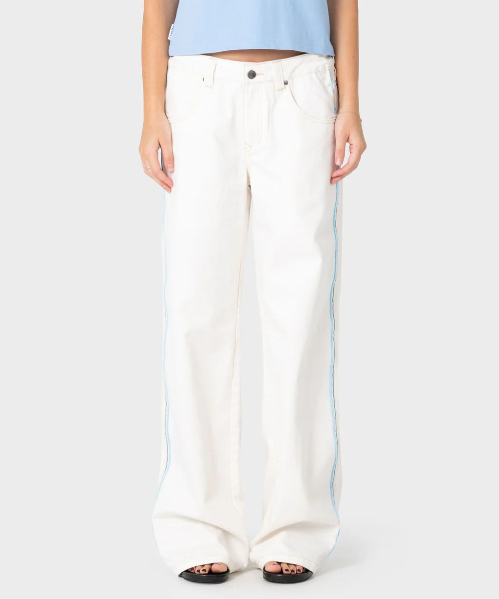 rusty-flip-mommy-low-rise-baggy-jean-snowy-white-blue1.webp