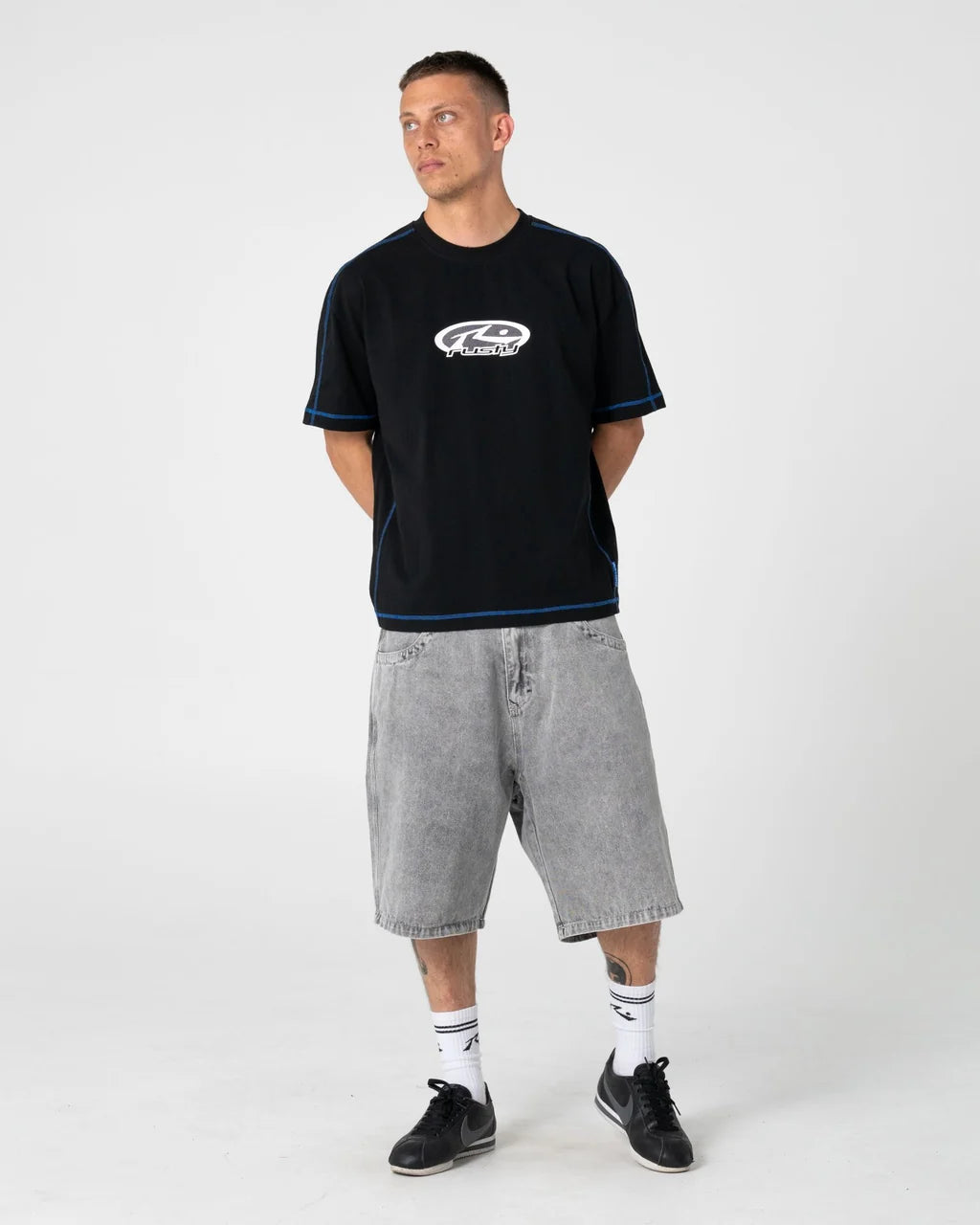 RUSTY GRIDLOCK GRAPHIC TEE – BLACK