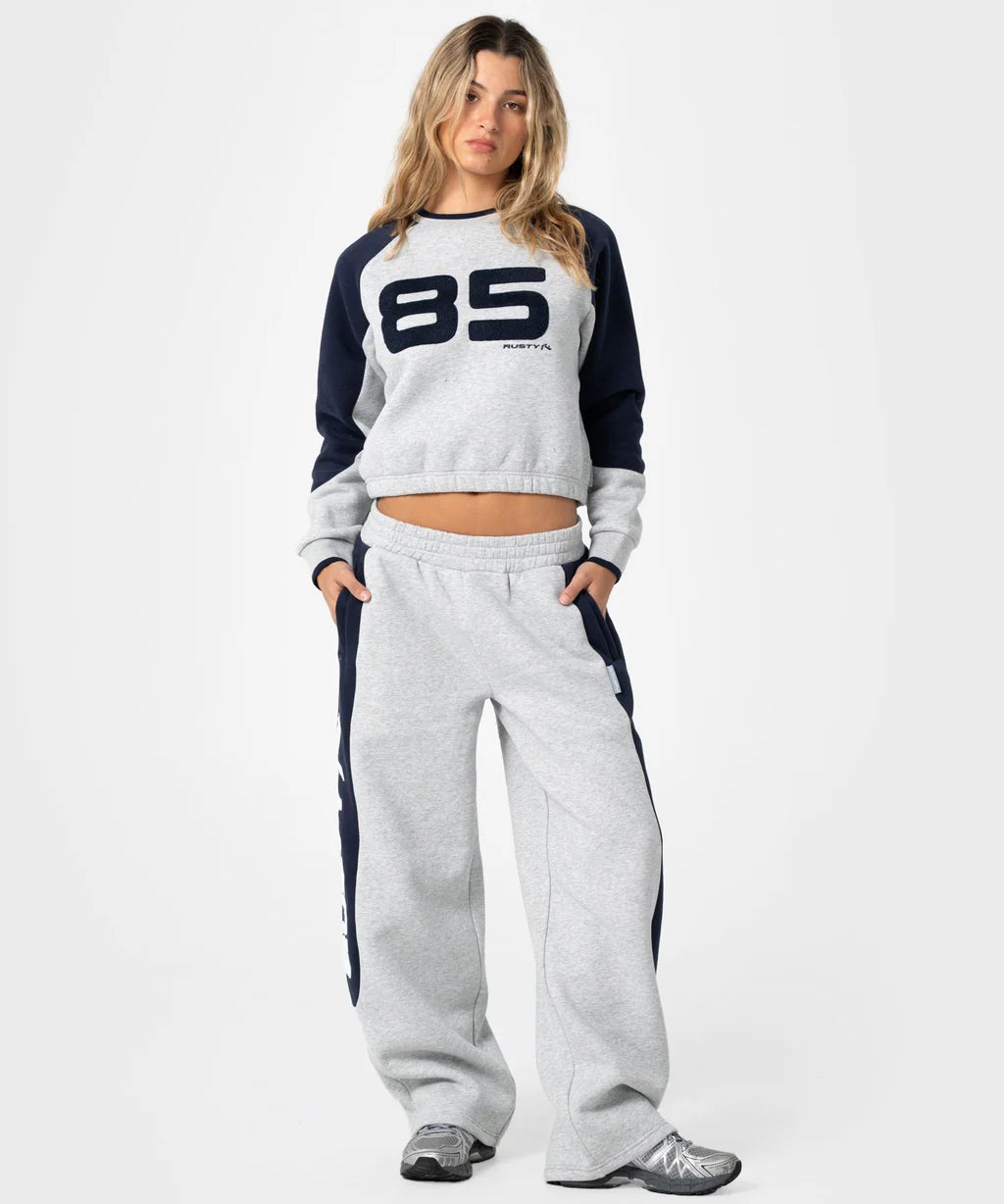 rusty-harvest-cropped-crew-fleece-grey-marle.webp