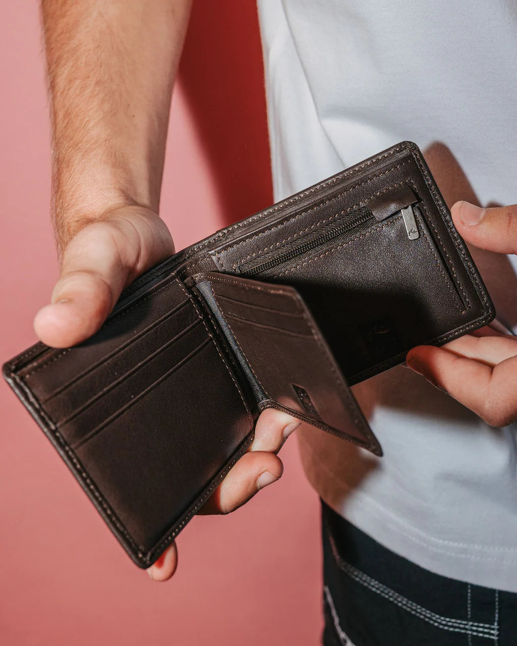 RUSTY HIGH RIVER 2 LEATHER WALLET – COFFEE